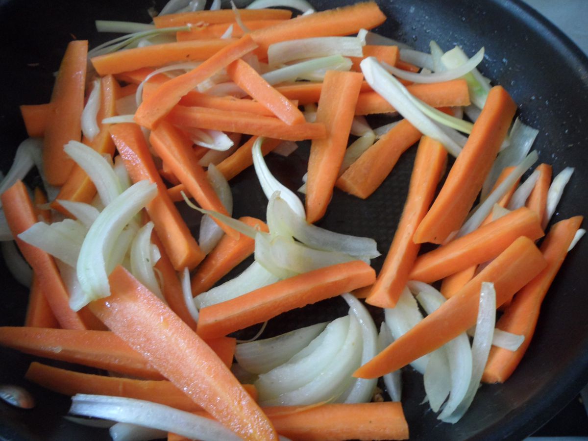 Lachs mit Karotten-Lauch-Gemüse